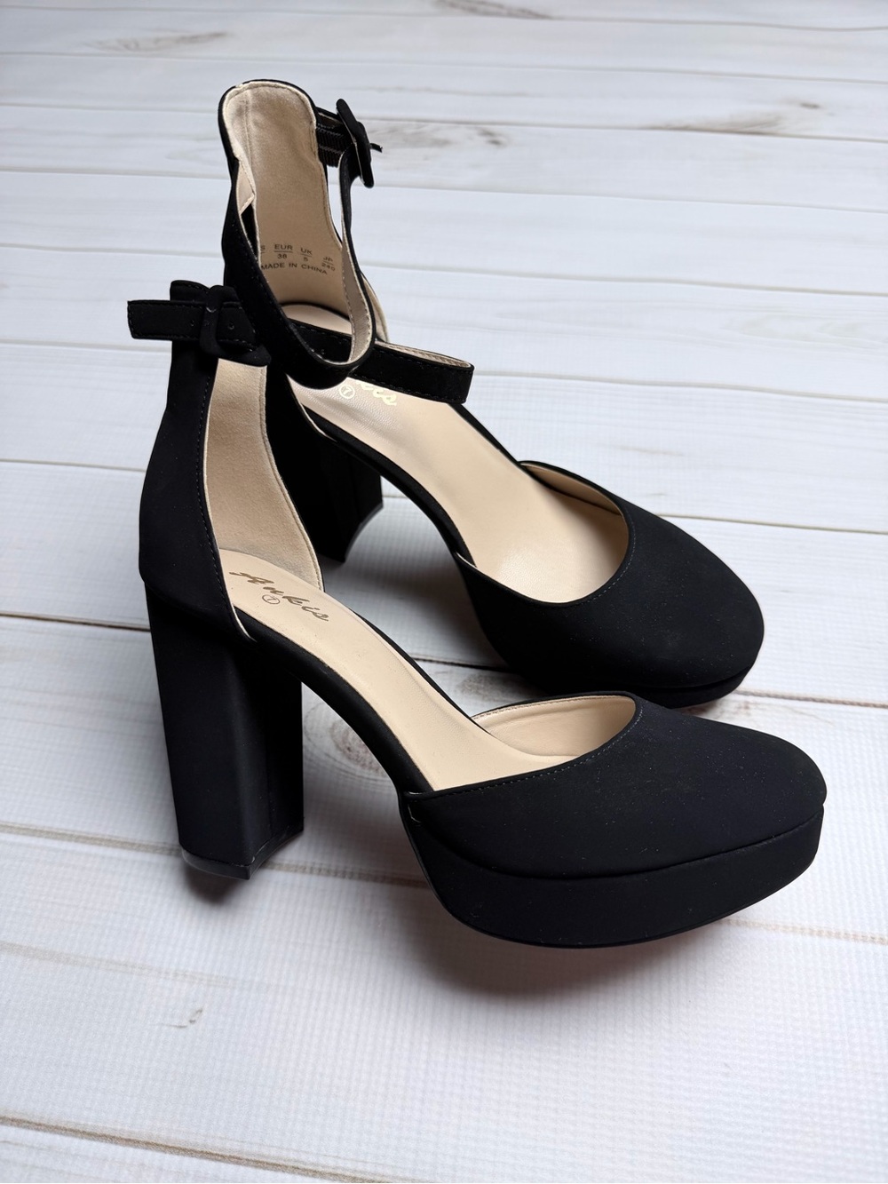 Ankis Closed Round Toe Platform Chunky Block Heels with Adjustable Ankle Strap